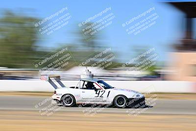 media/Sep-29-2024-24 Hours of Lemons (Sun) [[6a7c256ce3]]/StartFinish (245p-330p)/